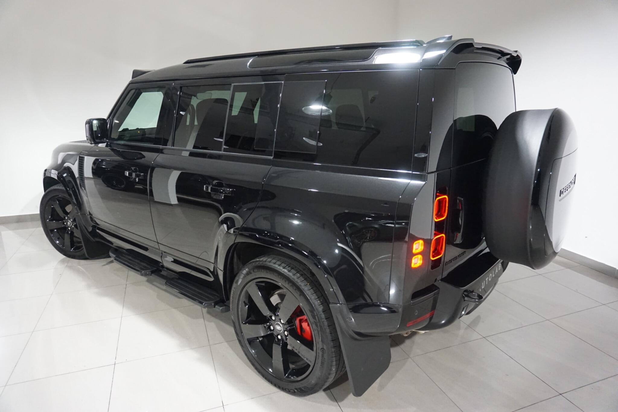 Land Rover Defender 110 3.0 D300 MHEV X-Dynamic HSE SUV 5dr Diesel Auto 4WD Euro 6 (s/s) (300 ps)